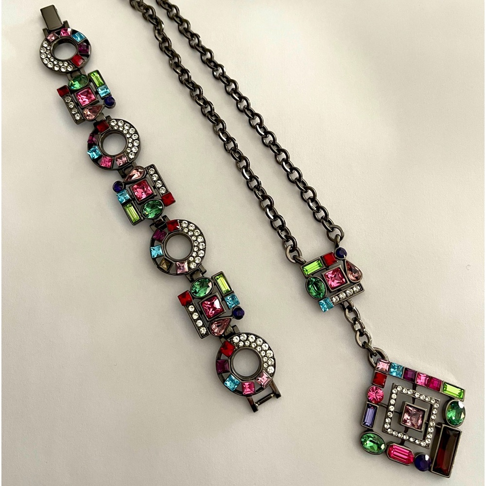 MMCRYSTAL necklace, bracelet and earrings set